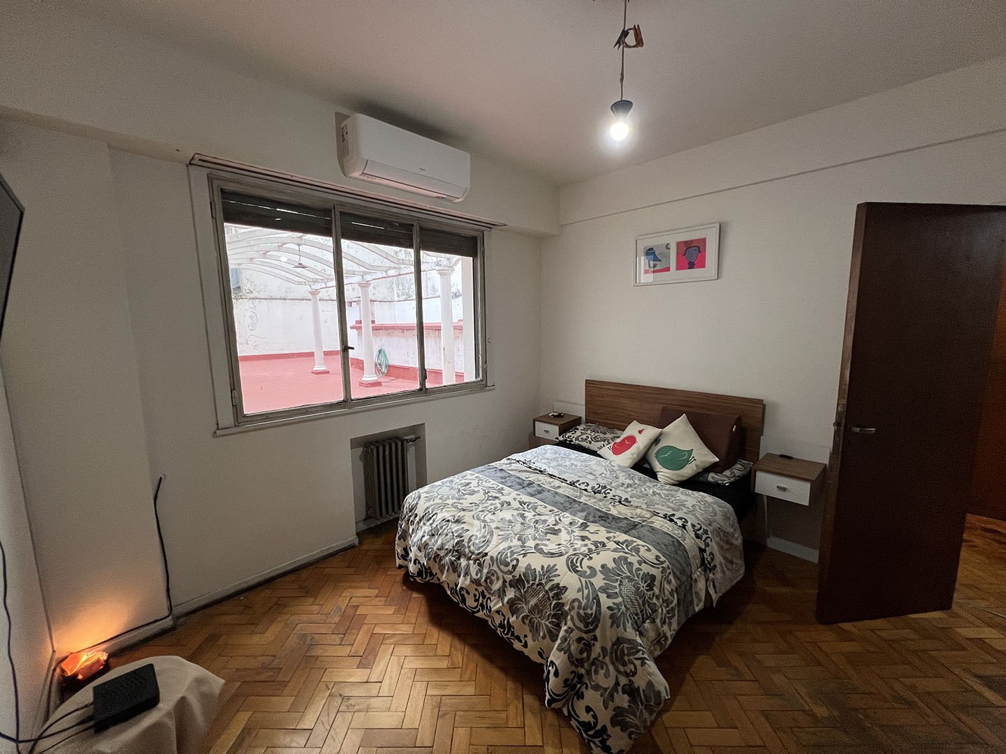 RIVADAVIA, AV. al 2200 Piso 1 11