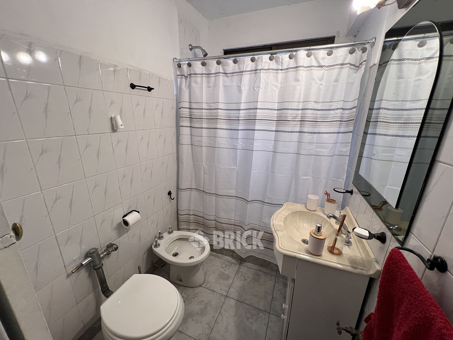 RIVADAVIA, AV. al 2200 Piso 1 12