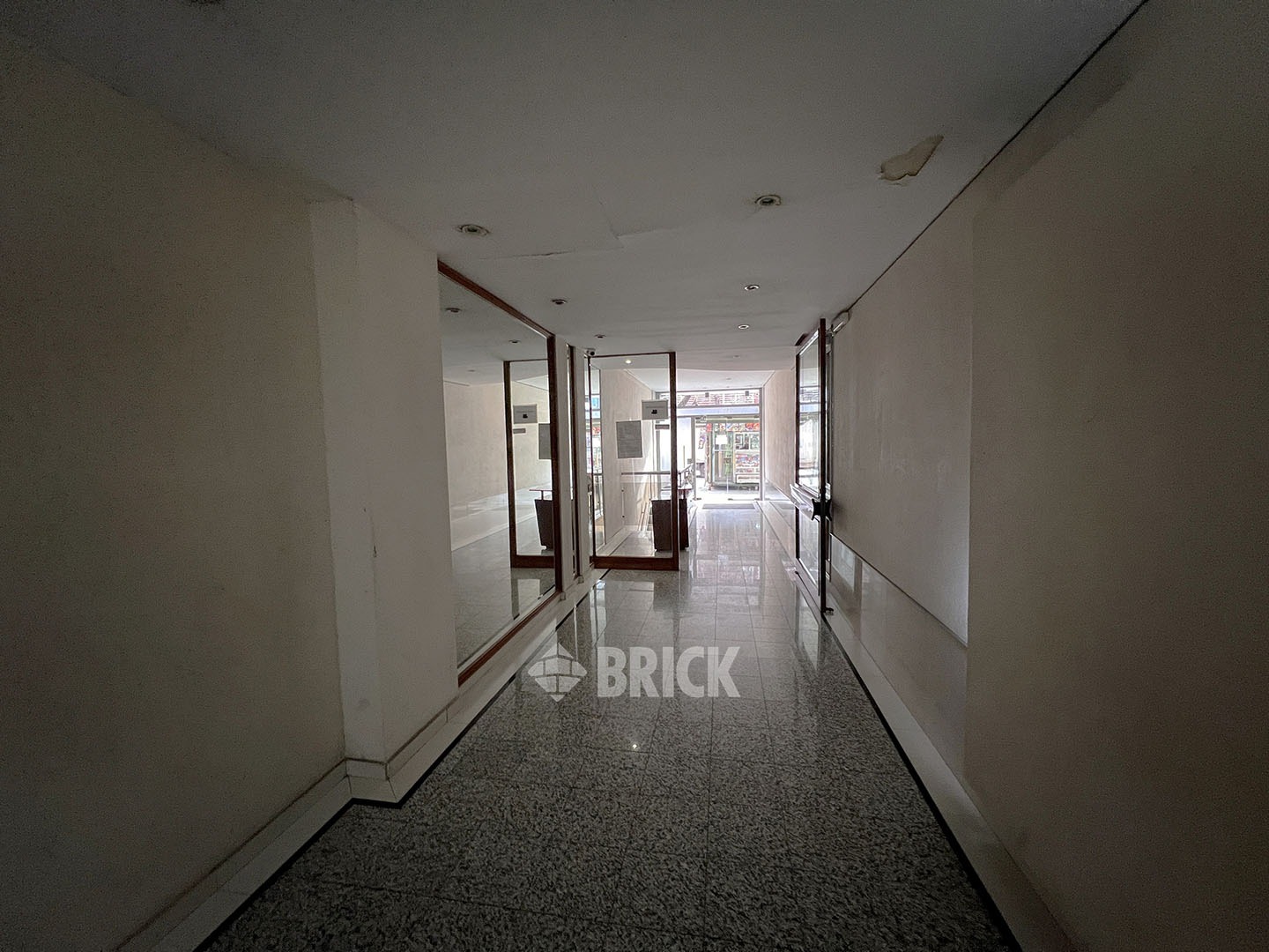 RIVADAVIA, AV. al 2200 Piso 1 22