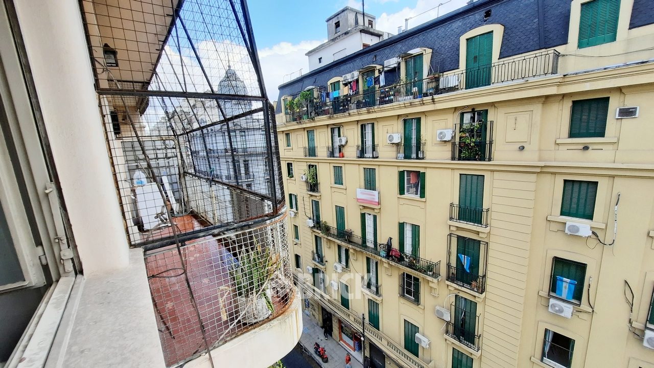 LARREA al 300 Piso 5 11