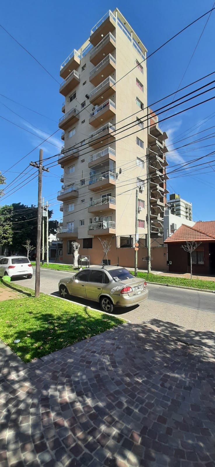 DEL VALLE IBERLUCEA al 4300 10