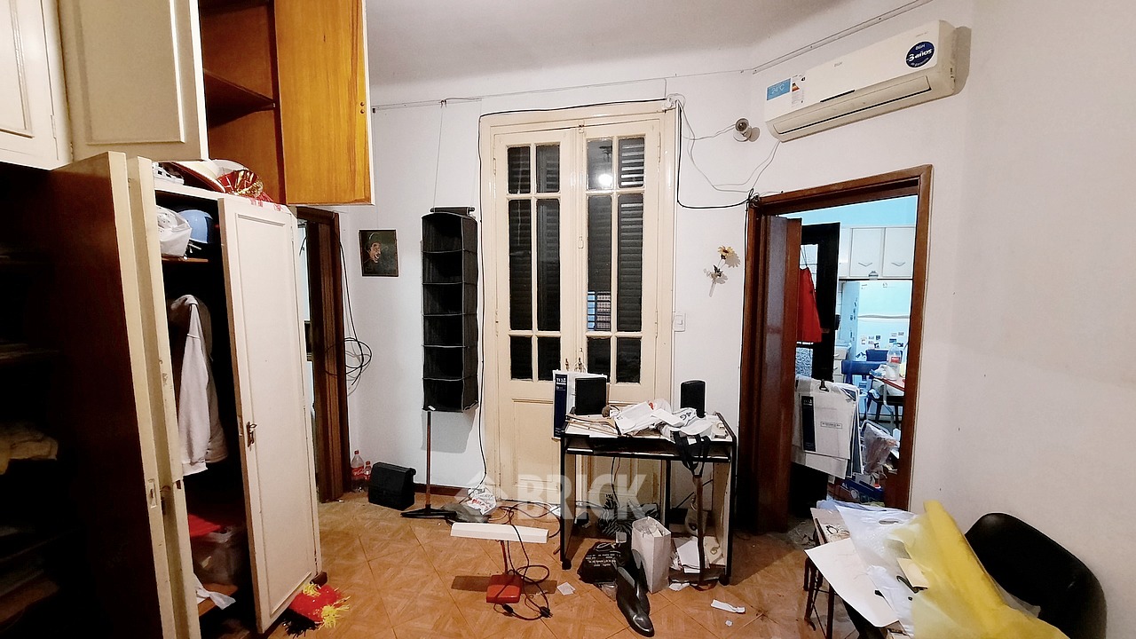 CONDE al 700 Piso PB 12