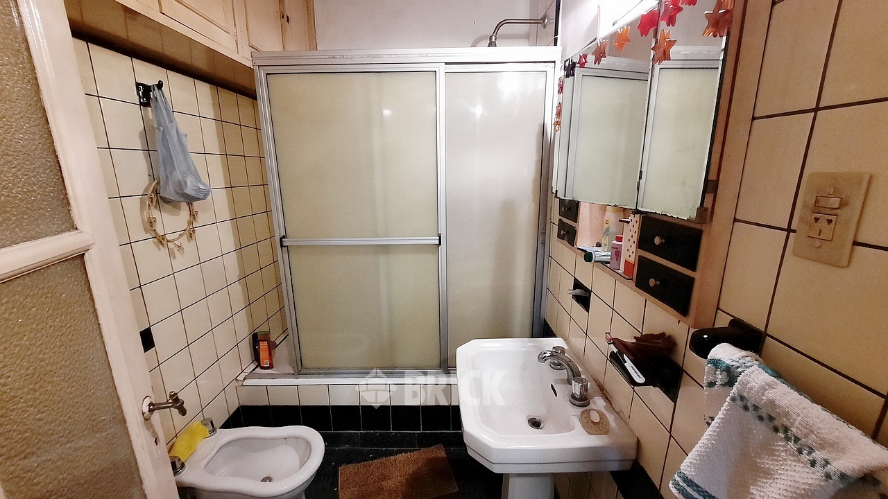 CONDE al 700 Piso PB 17