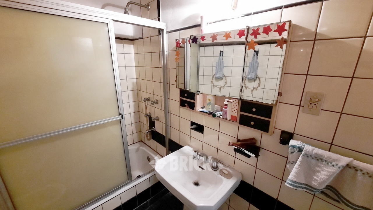 CONDE al 700 Piso PB 18