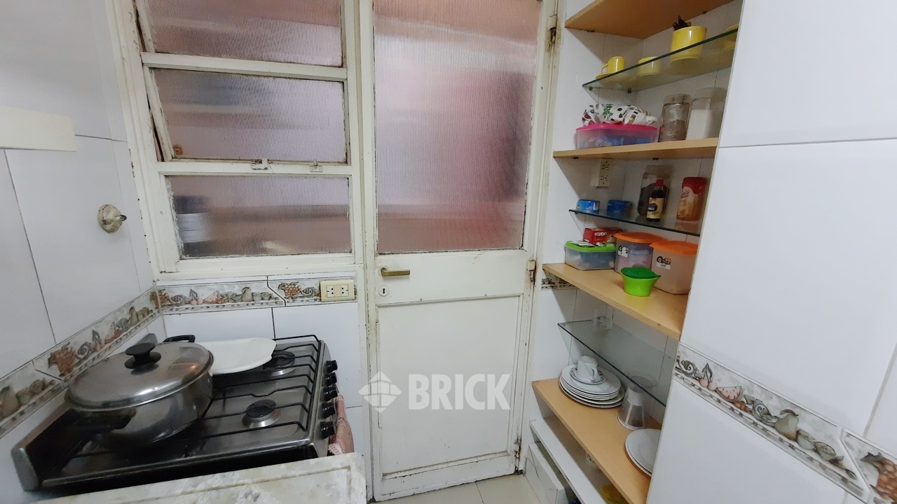 CORRIENTES, AV. al 2700 Piso 6 19