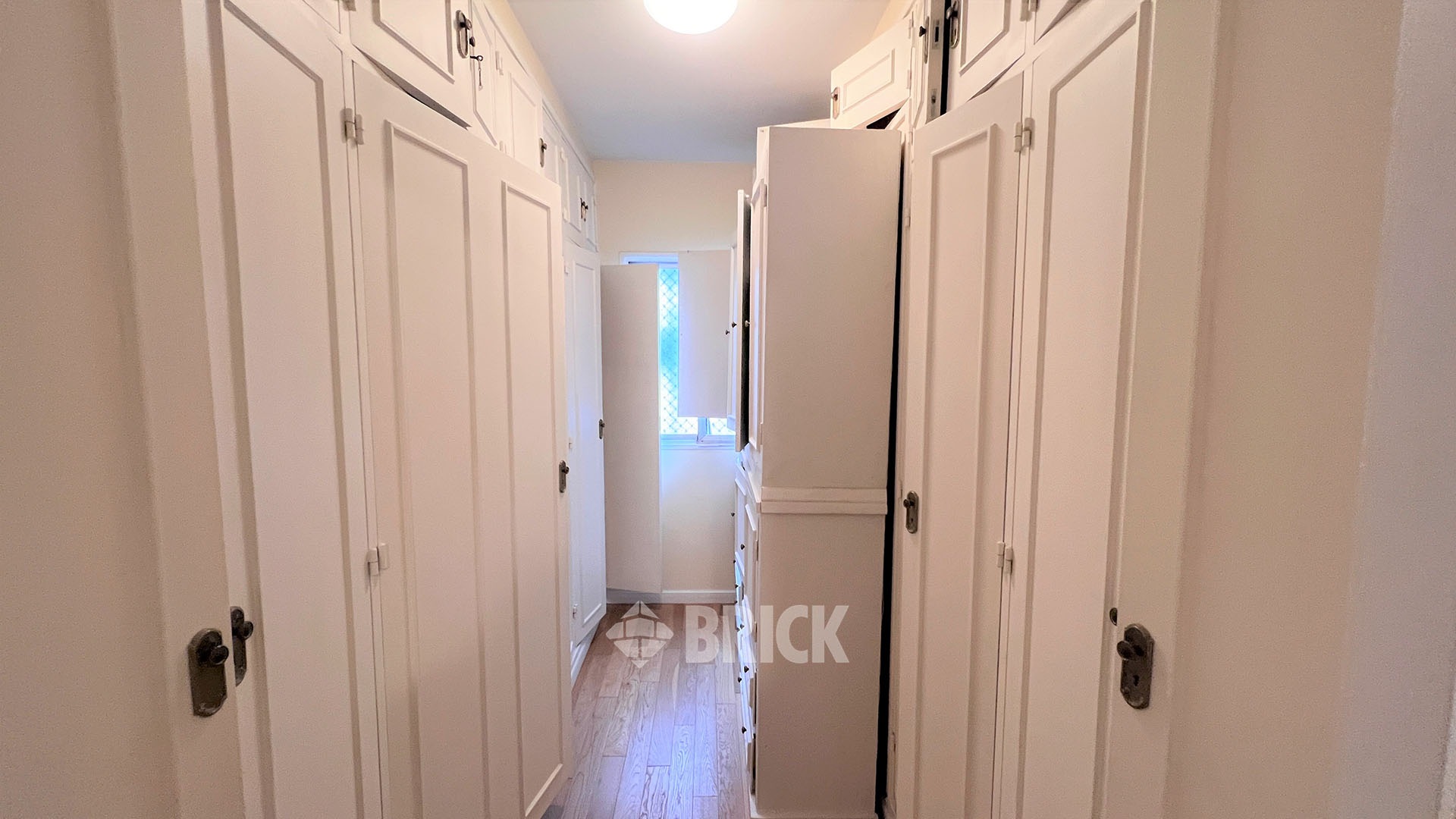 AUSTRIA al 2600 Piso 14 27