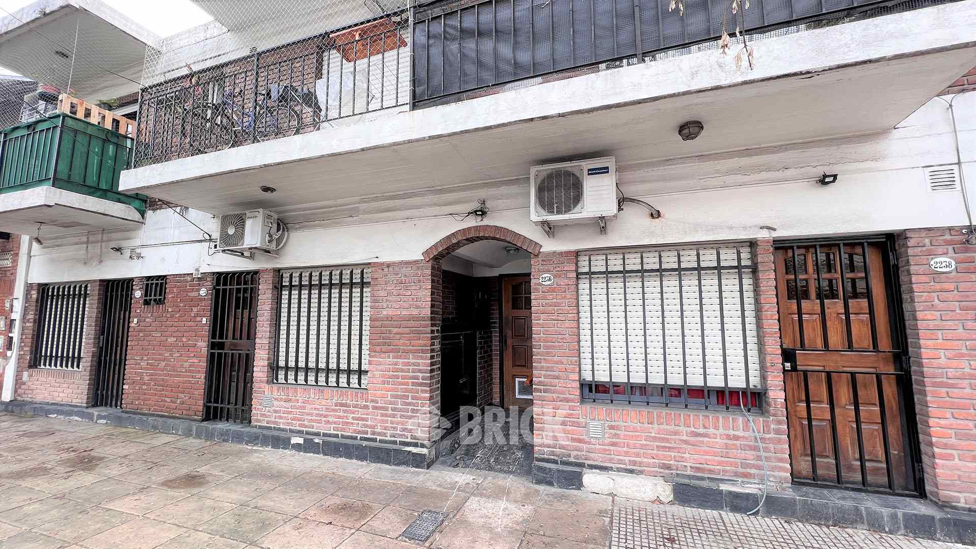 LARRAYA al 2200 Piso PB 6