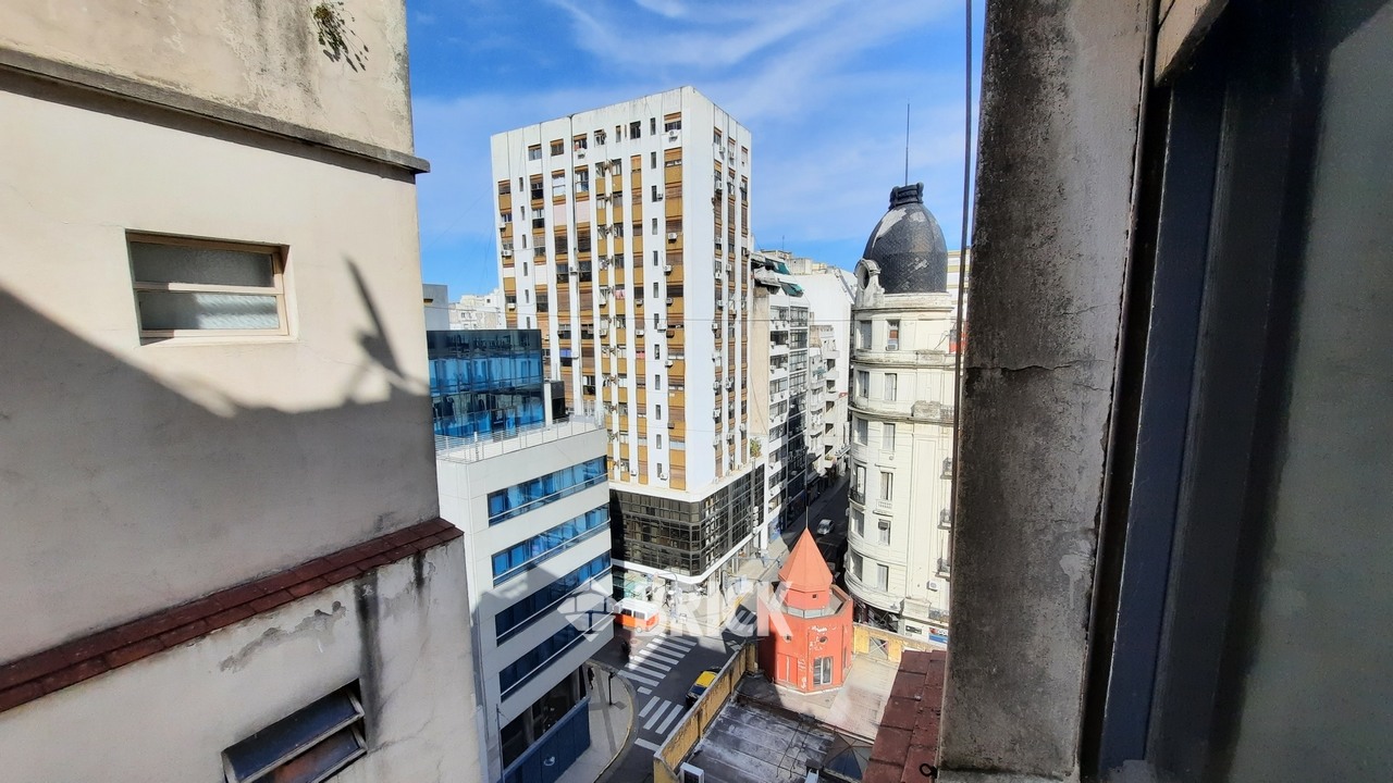 SARMIENTO al 1300 Piso 9 5