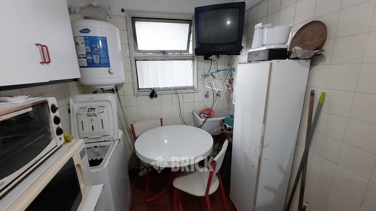 BRAVO, MARIO al 1000 Piso 2 23