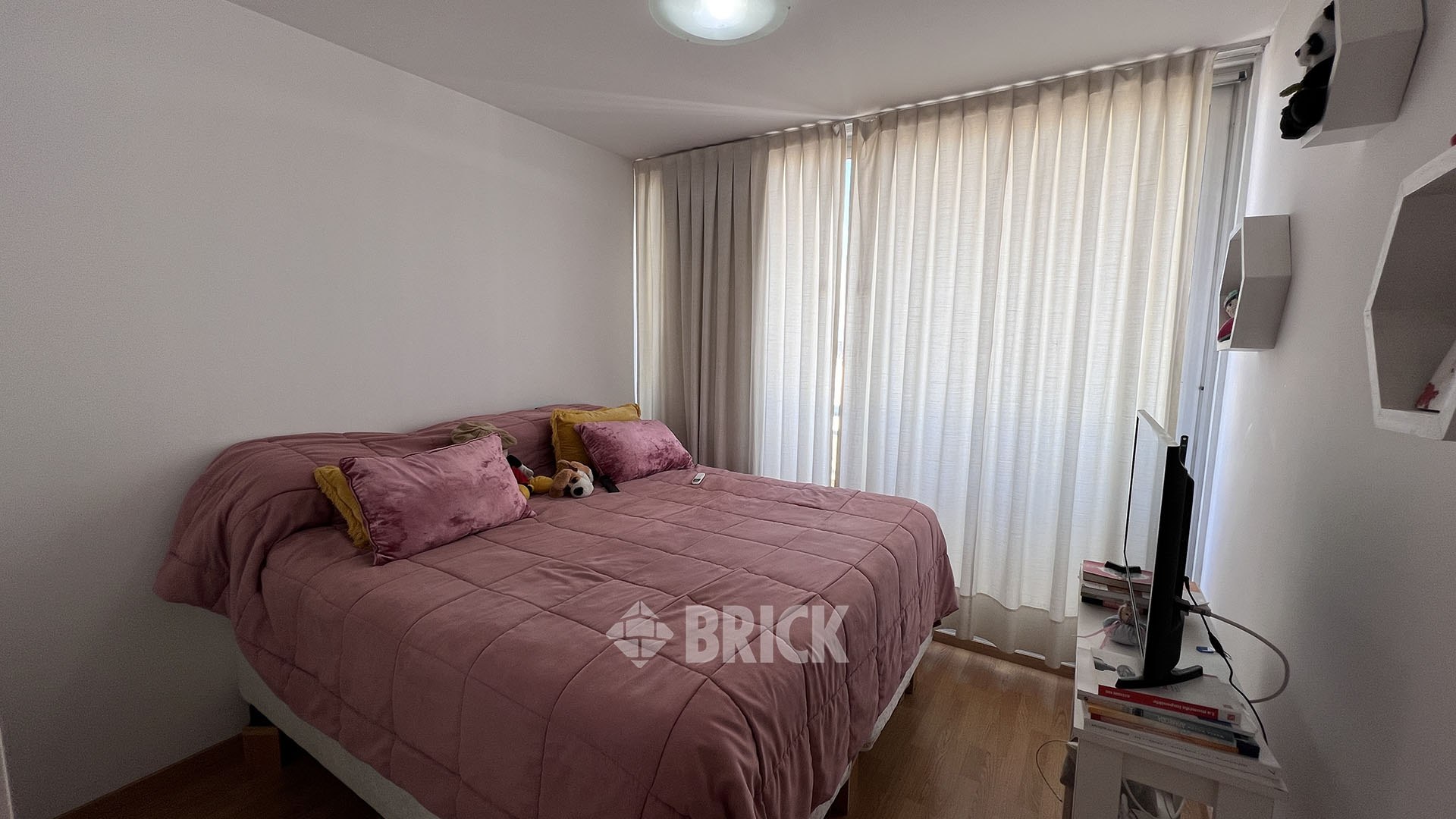 PIEDRAS al 1100 Piso 9 11