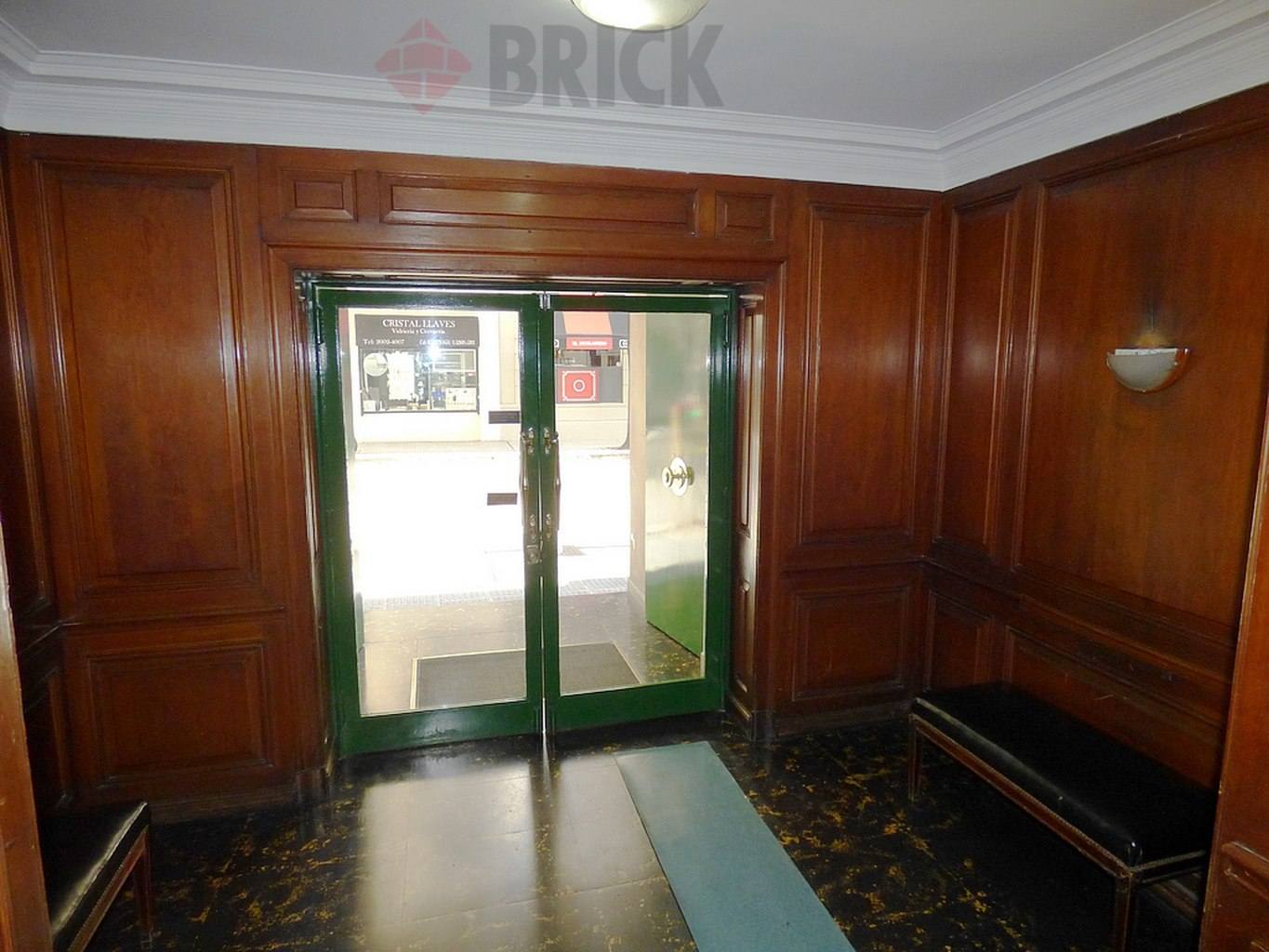 URIBURU, JOSE EVARISTO al 1400 Piso 7 26