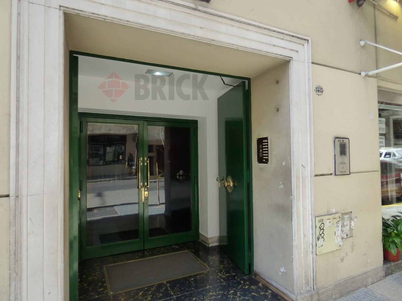 URIBURU, JOSE EVARISTO al 1400 Piso 7 28