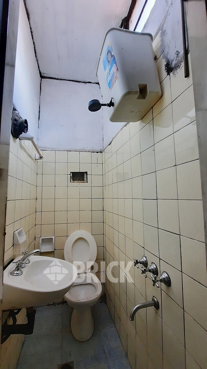 BRASIL, AV. al 1400 Piso 1 17