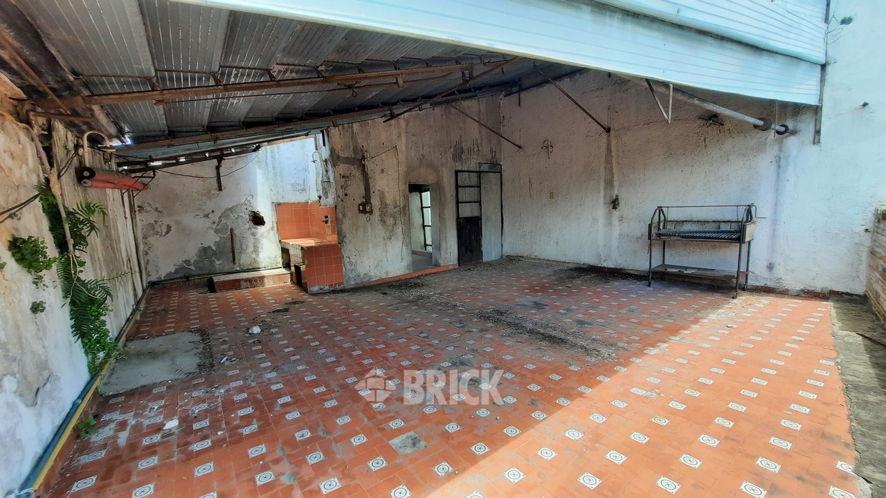 BRASIL, AV. al 1400 Piso 1 23