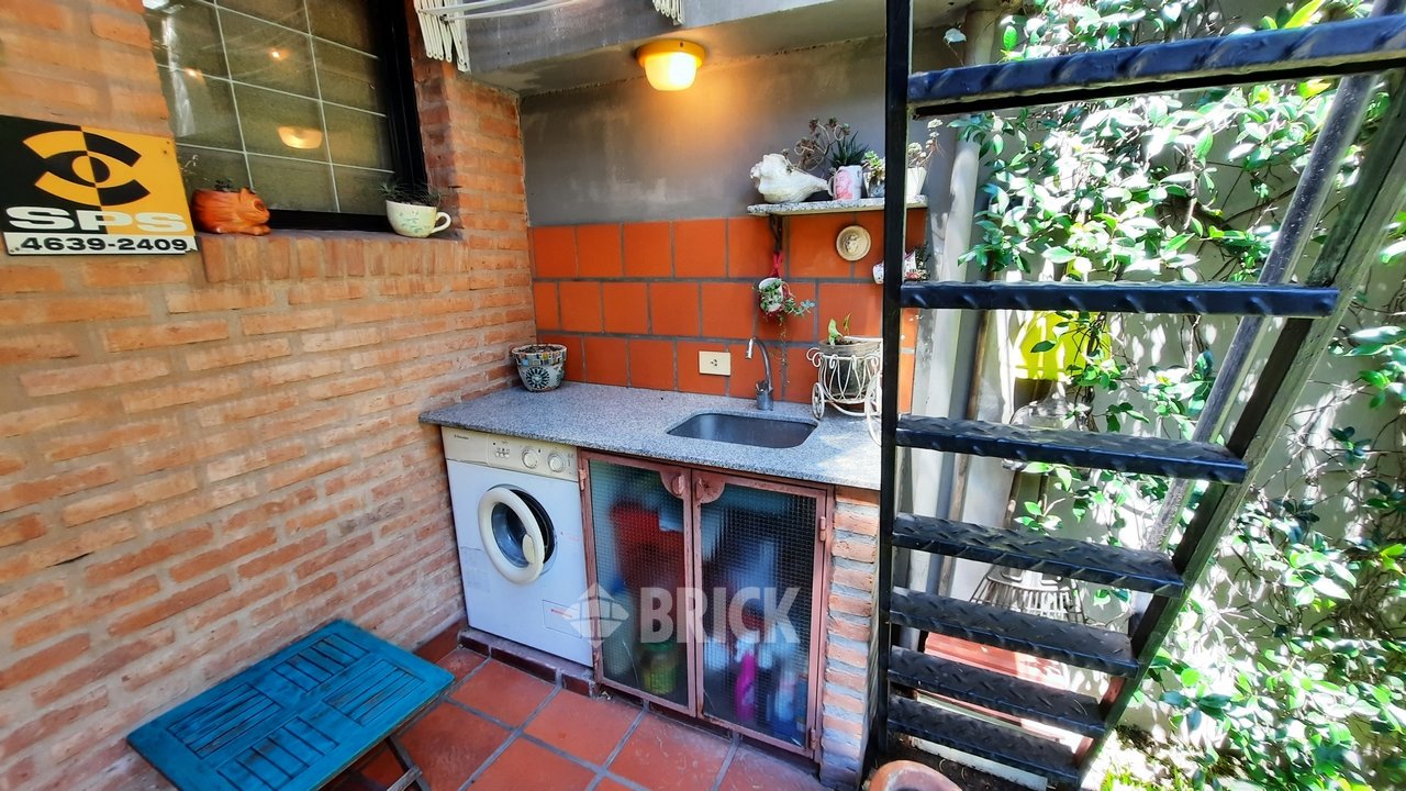 LAVALLEJA al 1000 Piso PB 21