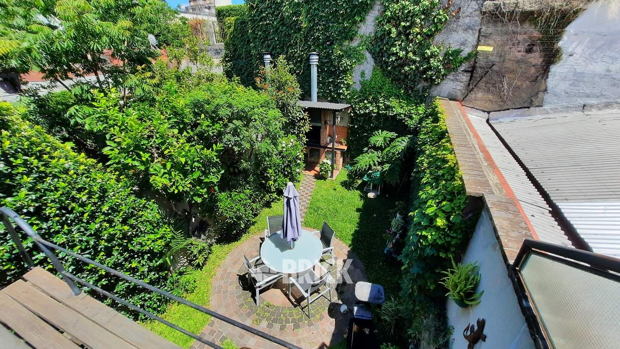 LAVALLEJA al 1000 Piso PB 37
