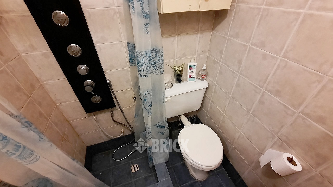 YRIGOYEN, HIPOLITO, AV. al 3500 Piso 1 13