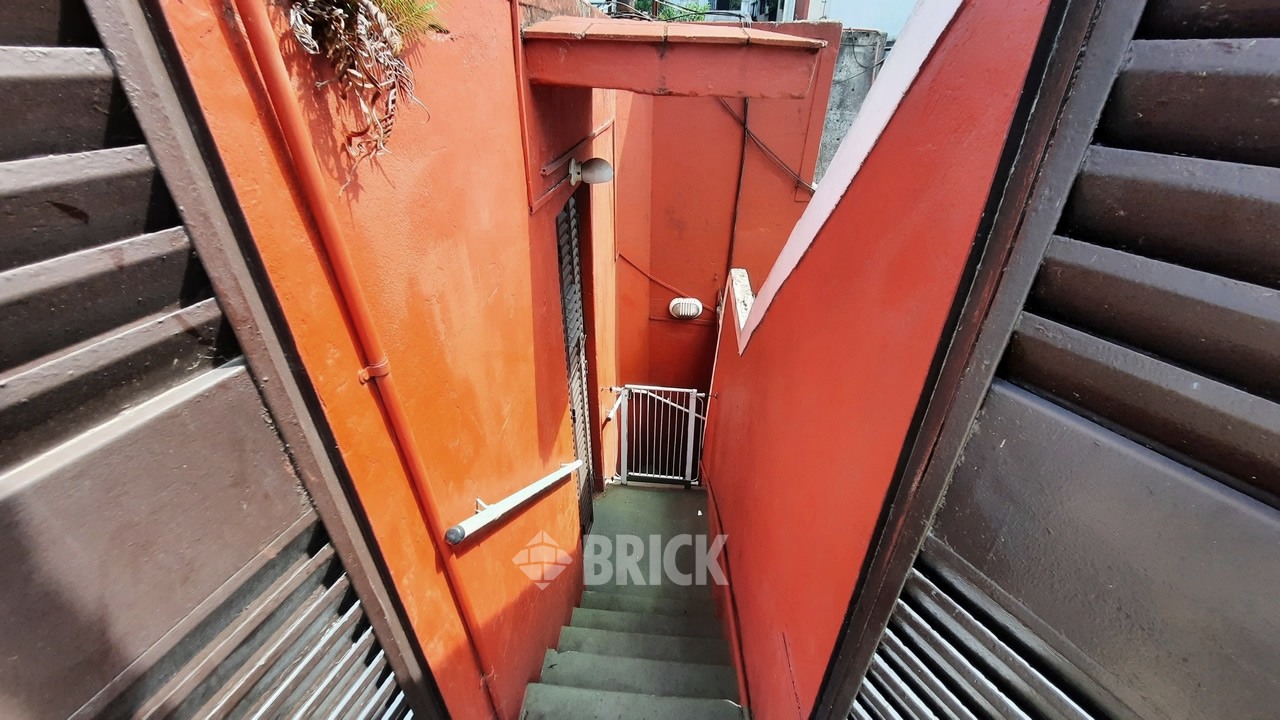 YRIGOYEN, HIPOLITO, AV. al 3500 Piso 1 18