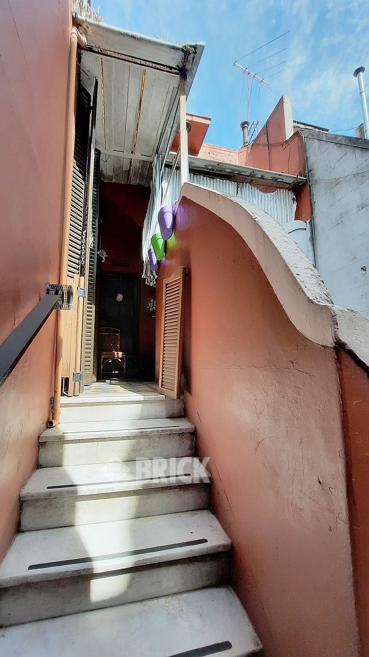 YRIGOYEN, HIPOLITO, AV. al 3500 Piso 1 23