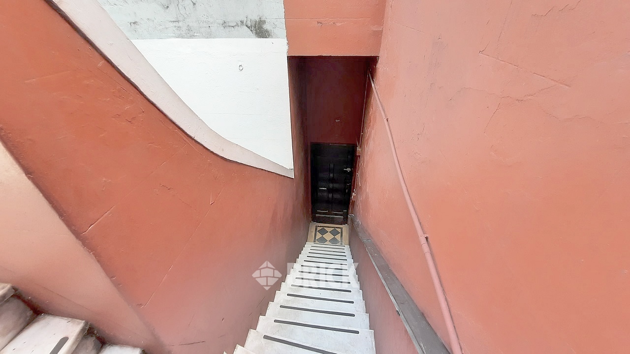 YRIGOYEN, HIPOLITO, AV. al 3500 Piso 1 24