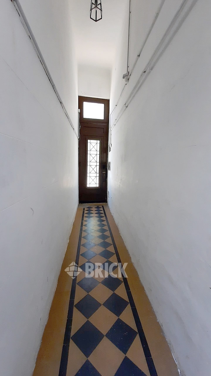 YRIGOYEN, HIPOLITO, AV. al 3500 Piso 1 25