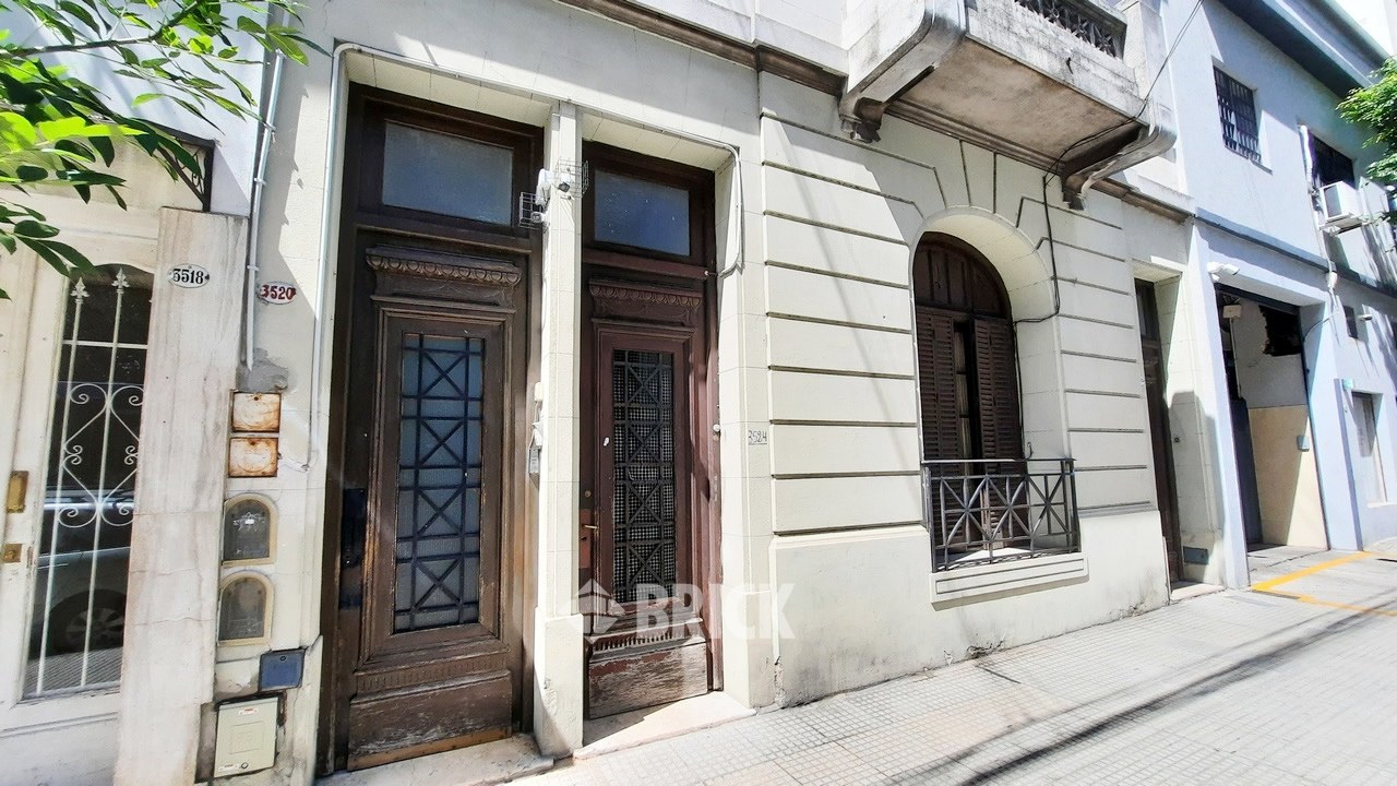 YRIGOYEN, HIPOLITO, AV. al 3500 Piso 1 26