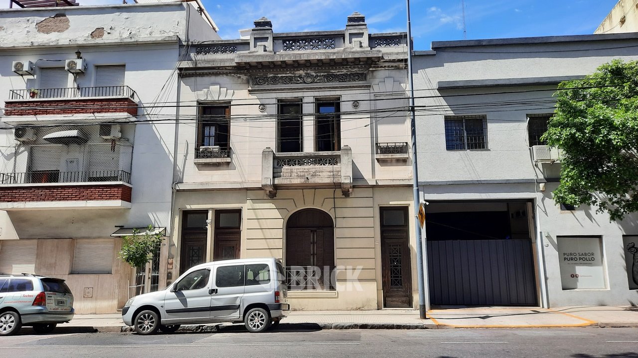 YRIGOYEN, HIPOLITO, AV. al 3500 Piso 1 27