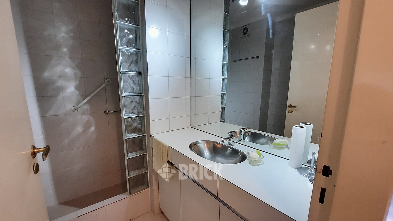 BERUTI al 2500 Piso 6 13