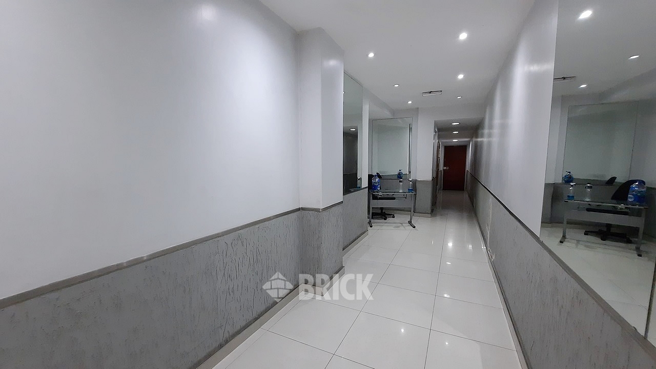 ALVEAR, MARCELO T. DE al 2400 Piso 7 17