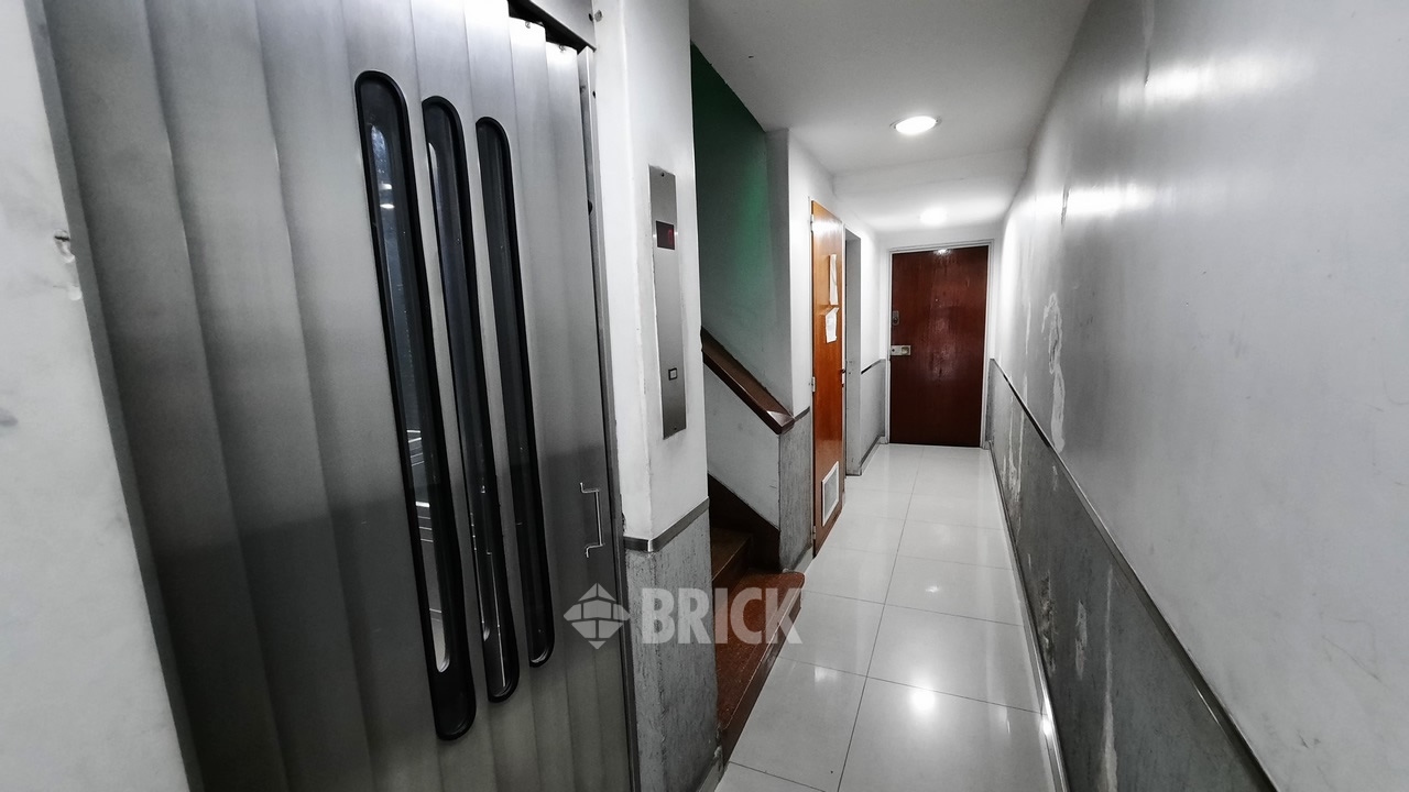 ALVEAR, MARCELO T. DE al 2400 Piso 7 18