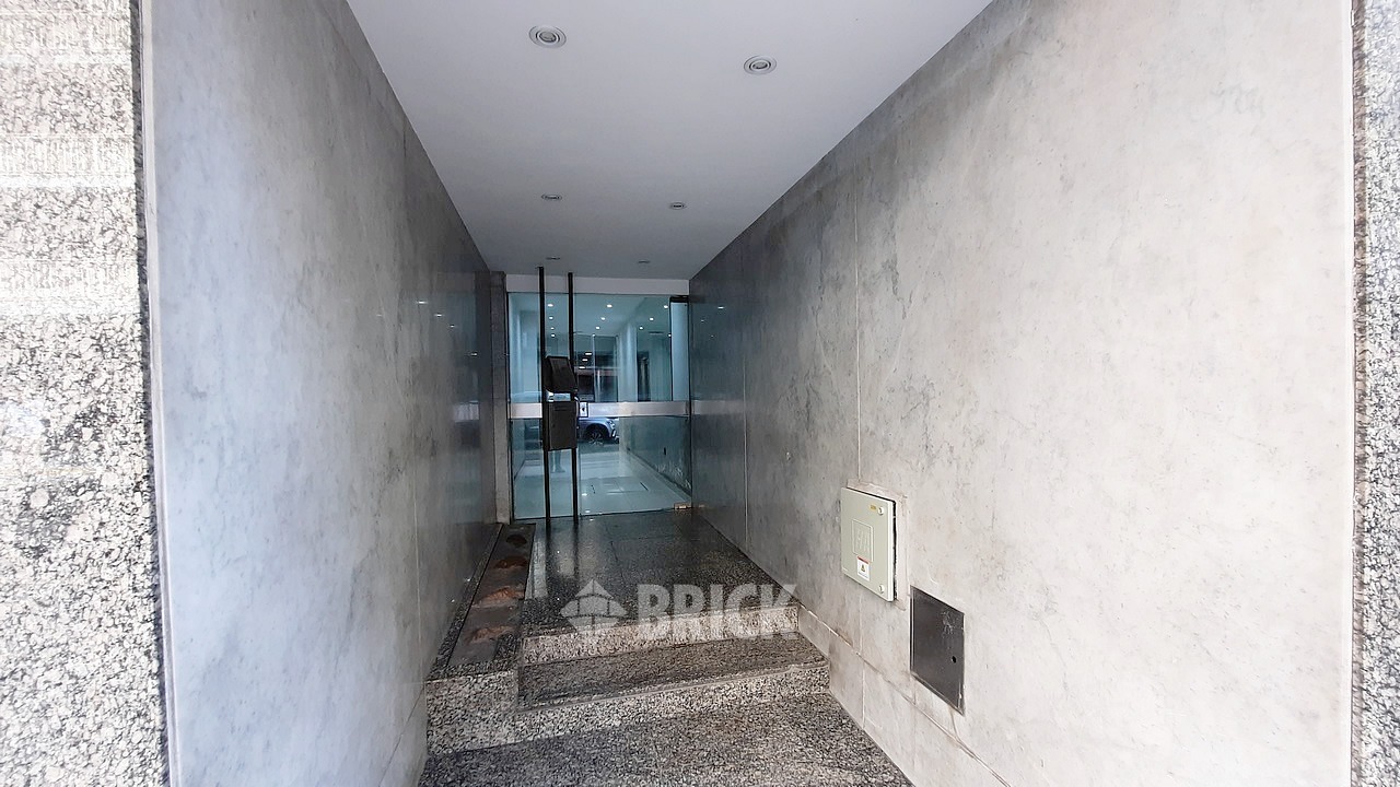 ALVEAR, MARCELO T. DE al 2400 Piso 7 20