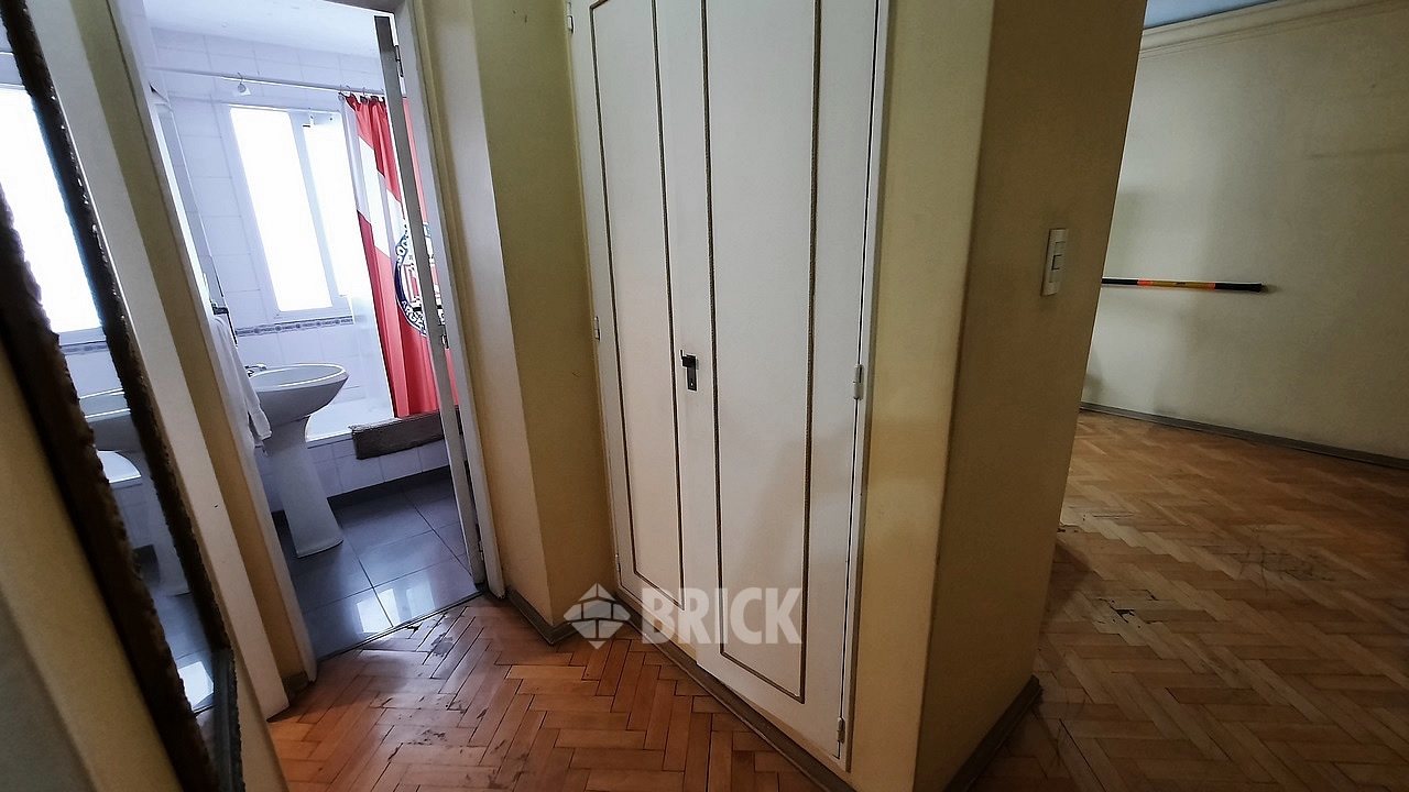 ALVEAR, MARCELO T. DE al 2400 Piso 7 5