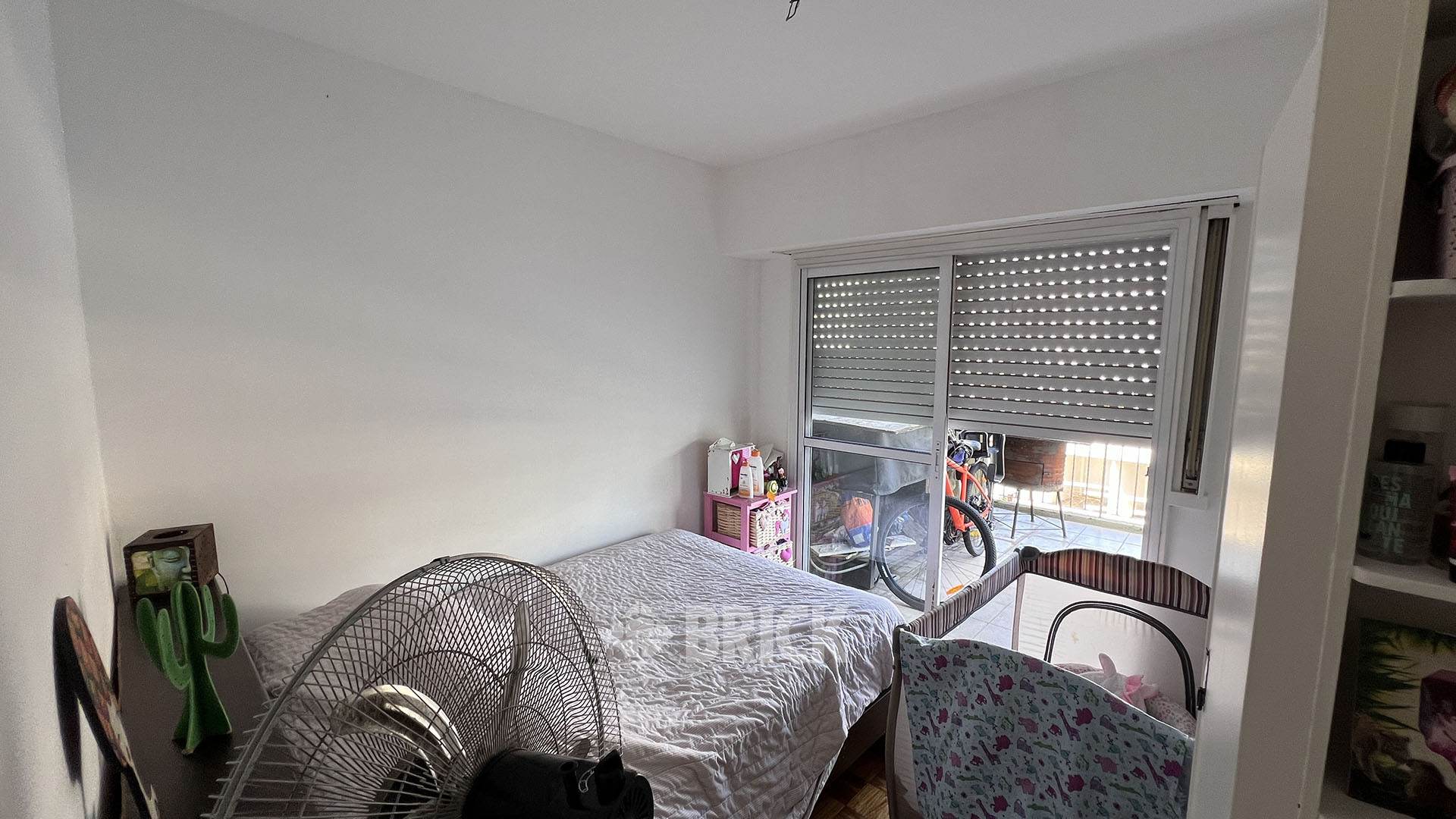 YRIGOYEN, HIPOLITO, AV. al 3600 Piso 9 17