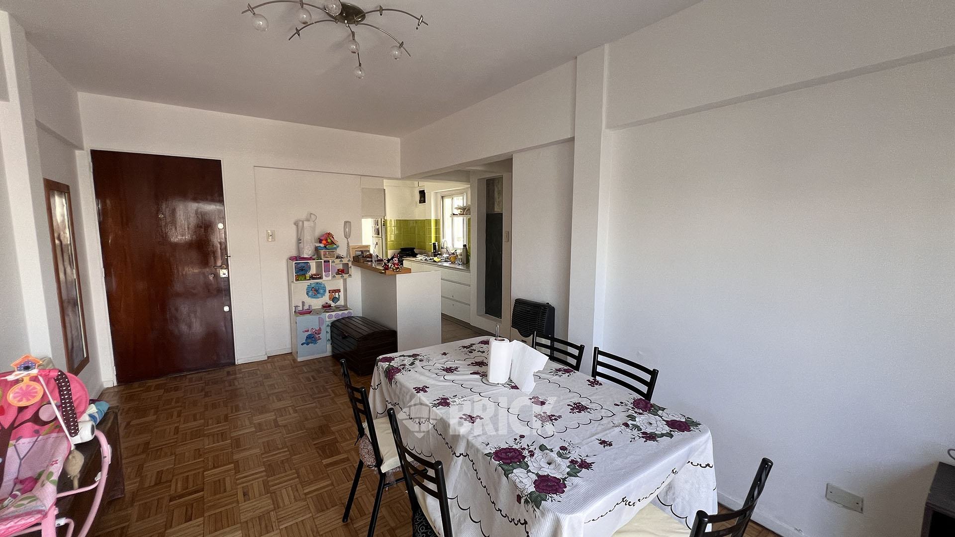 YRIGOYEN, HIPOLITO, AV. al 3600 Piso 9 3