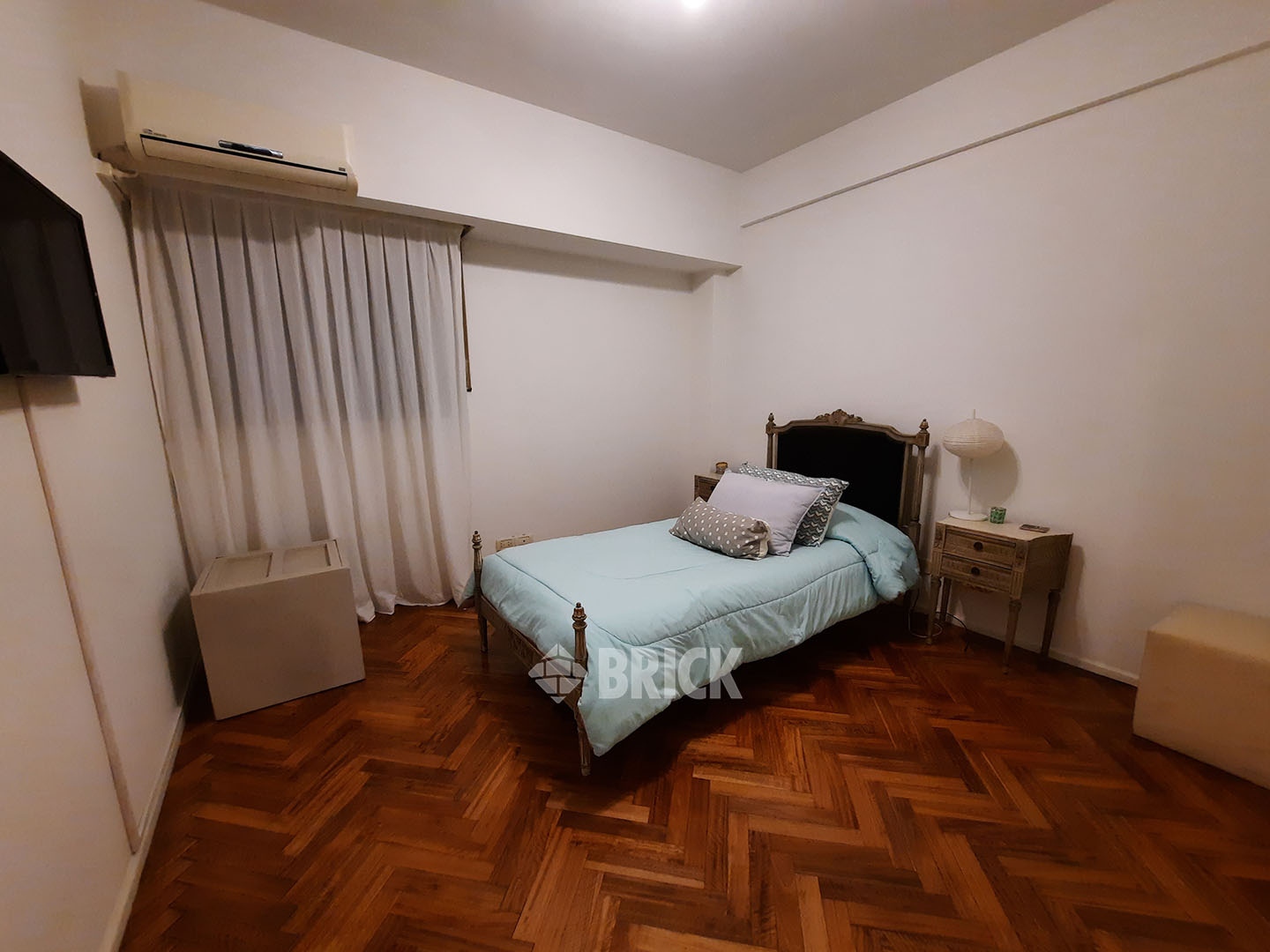 URIBURU, JOSE EVARISTO al 1000 Piso 2 12