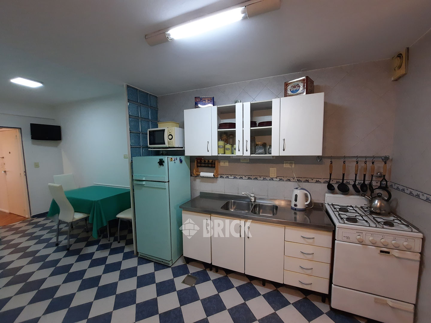 URIBURU, JOSE EVARISTO al 1000 Piso 2 19