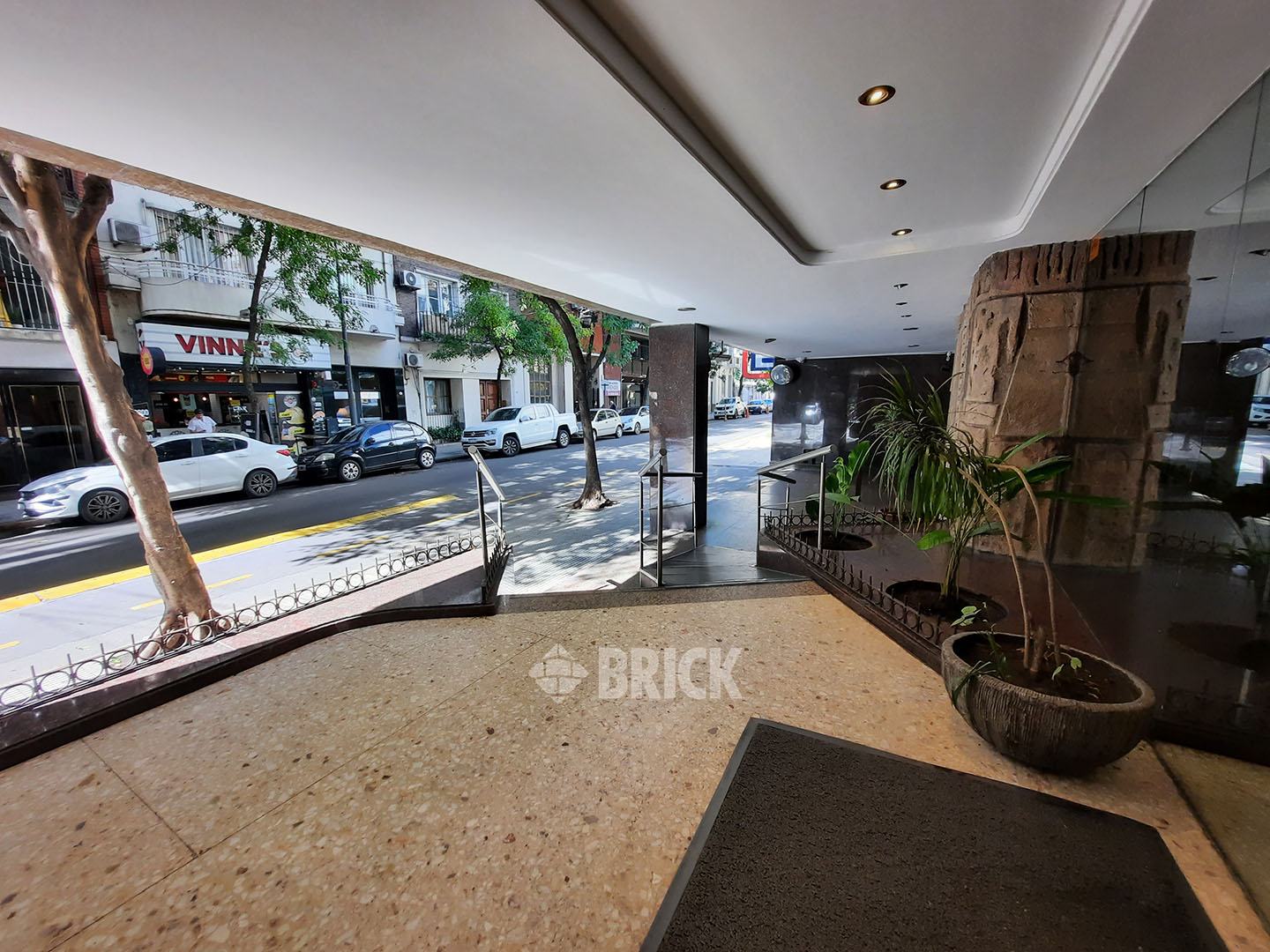 URIBURU, JOSE EVARISTO al 1000 Piso 2 33