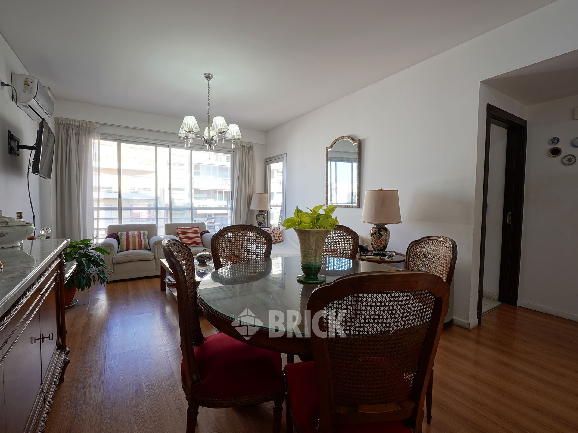 AVELLANEDA, AV. al 1700 Piso 8 1