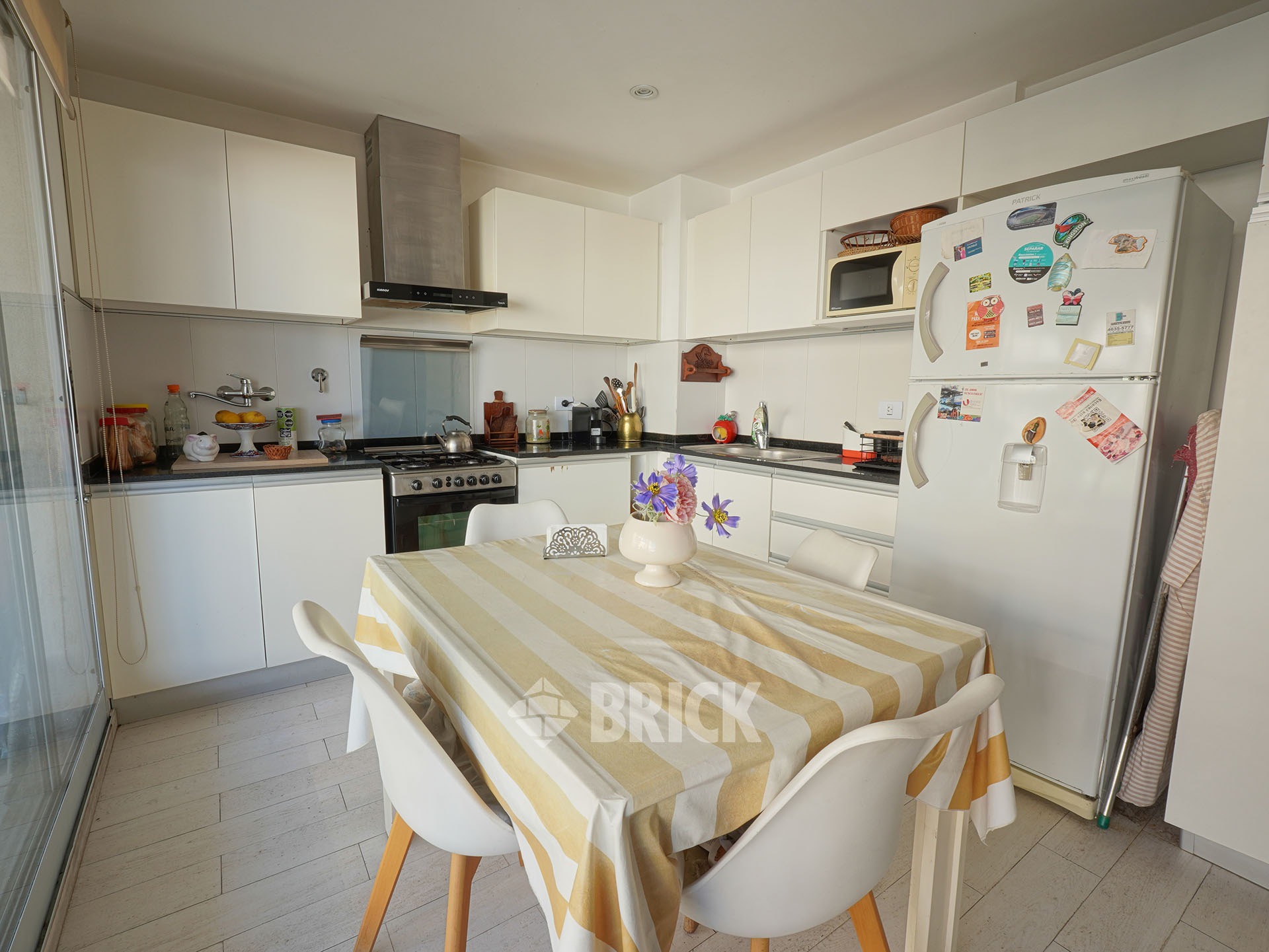 AVELLANEDA, AV. al 1700 Piso 8 21