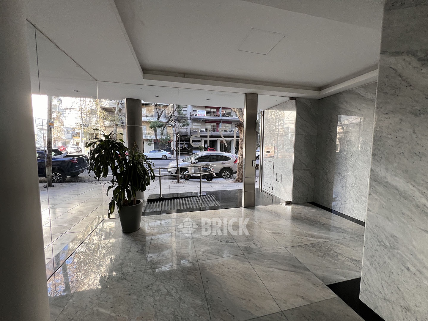 AVELLANEDA, AV. al 1700 Piso 8 27