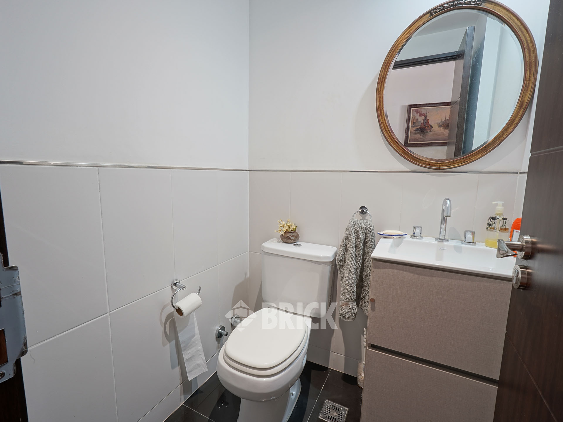 AVELLANEDA, AV. al 1700 Piso 8 7