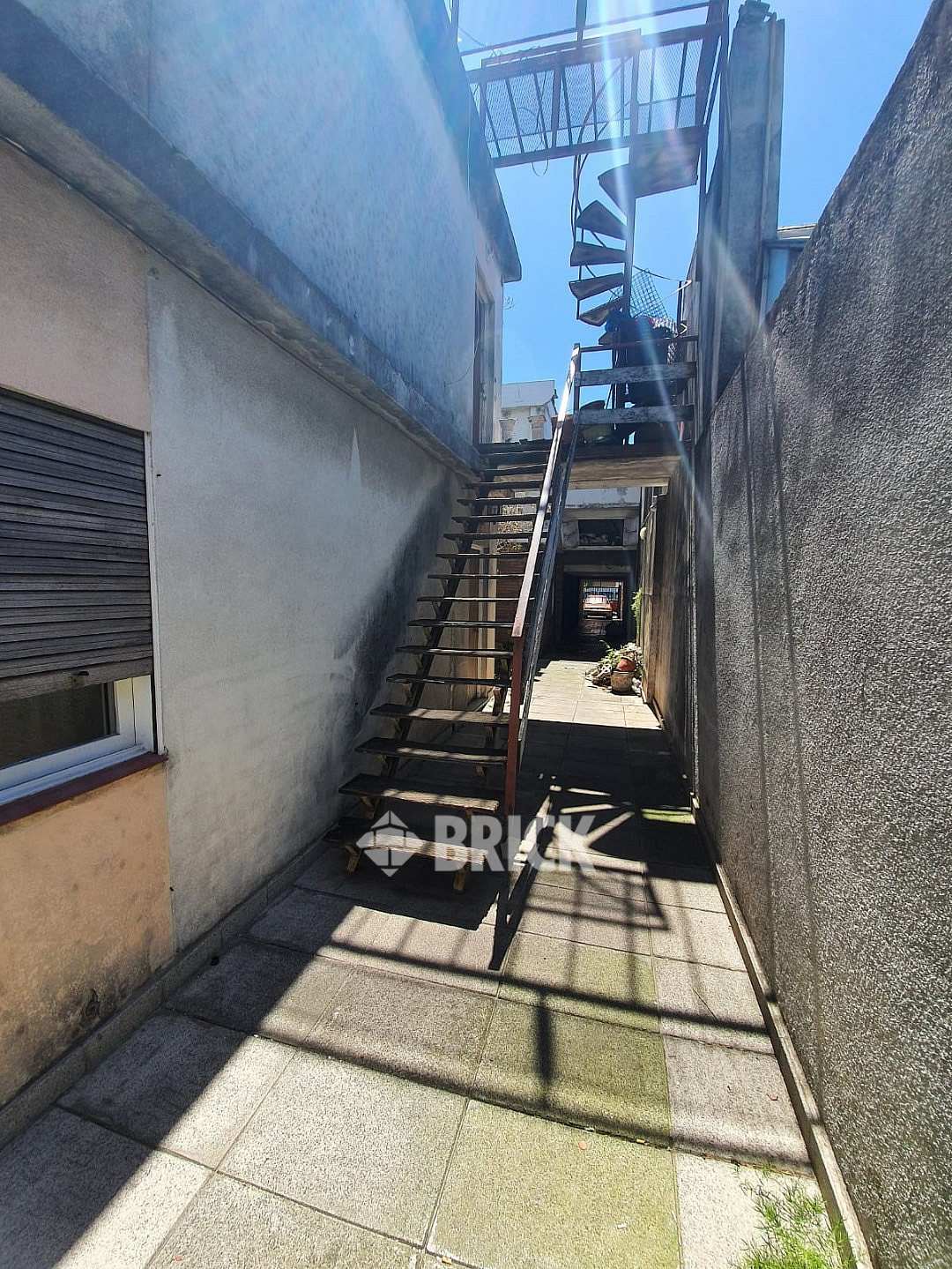 FERNANDEZ MORENO al 3700 Piso 1° 20