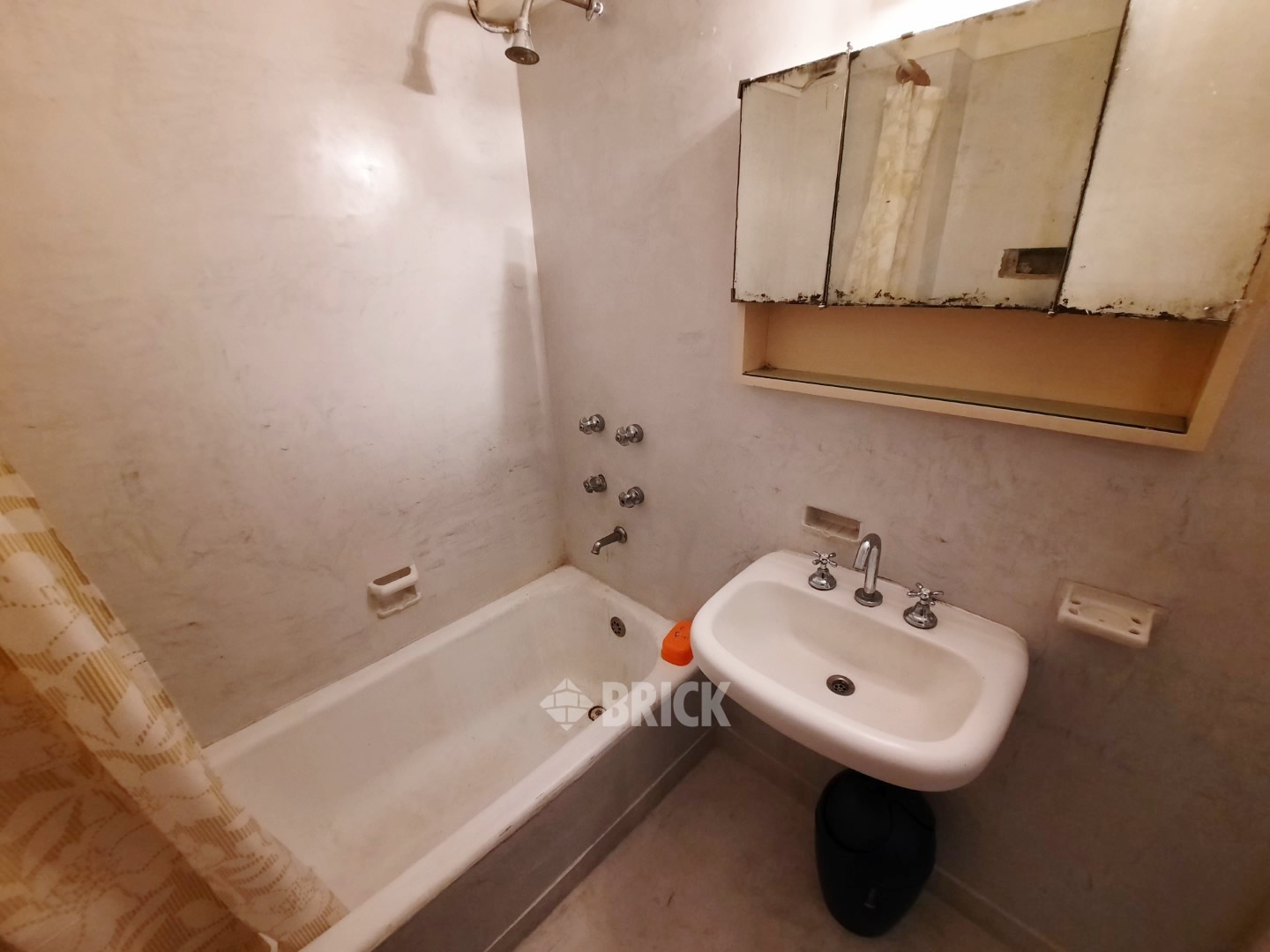 ALVEAR, MARCELO T. DE al 900 Piso 1 12