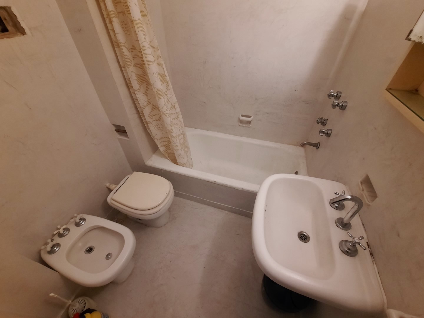 ALVEAR, MARCELO T. DE al 900 Piso 1 13