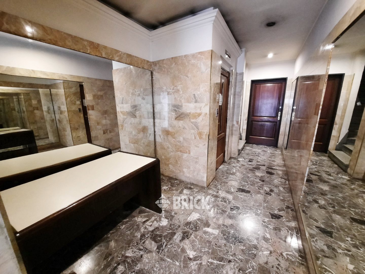 ALVEAR, MARCELO T. DE al 900 Piso 1 22