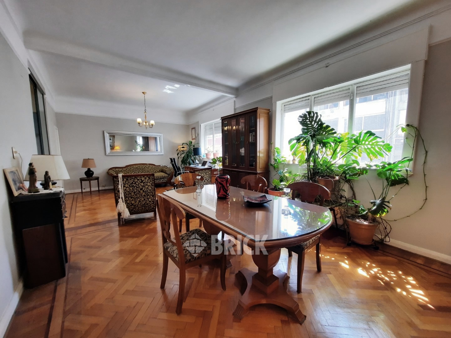 TUCUMAN al 2100 Piso 4 6