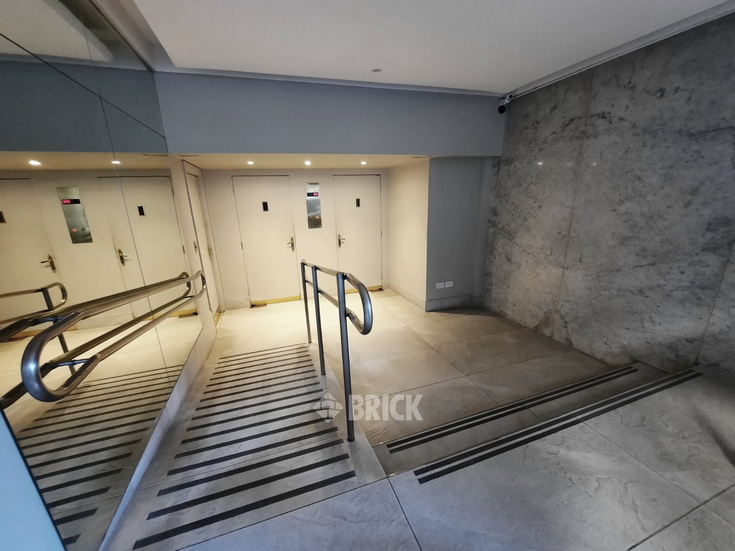 ALVEAR, MARCELO T. DE al 1800 Piso 1 27