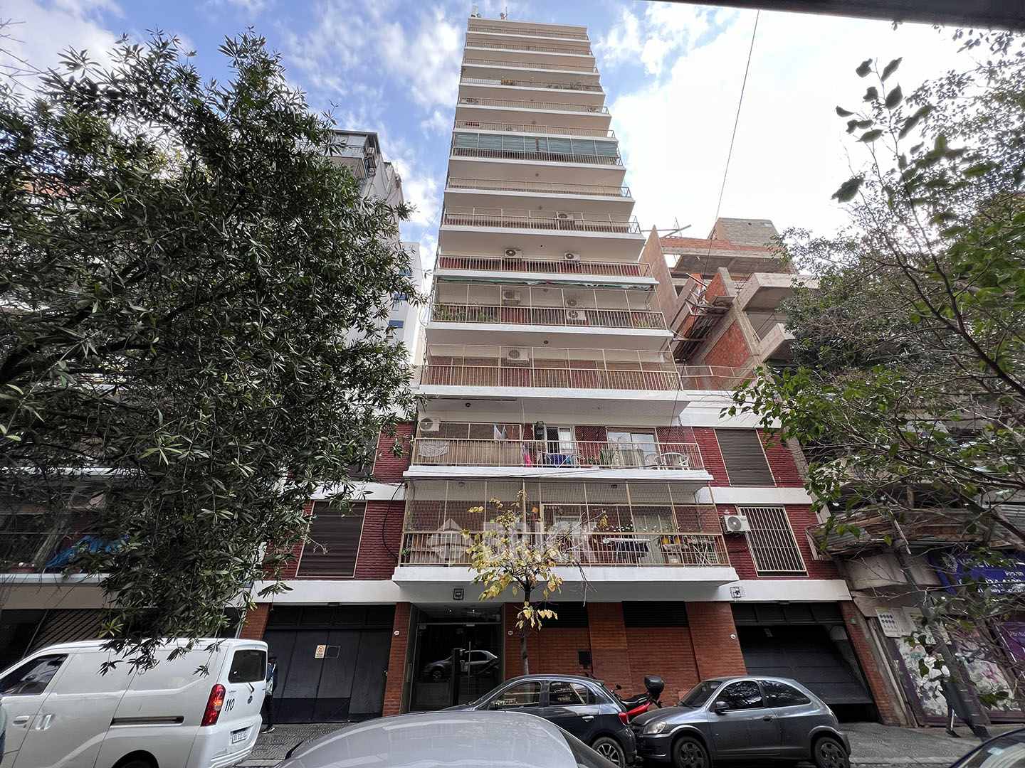 LAMBARE al 1100 Piso 9 10