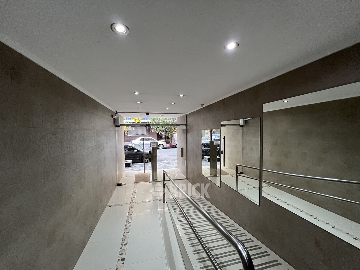 LAMBARE al 1100 Piso 9 8