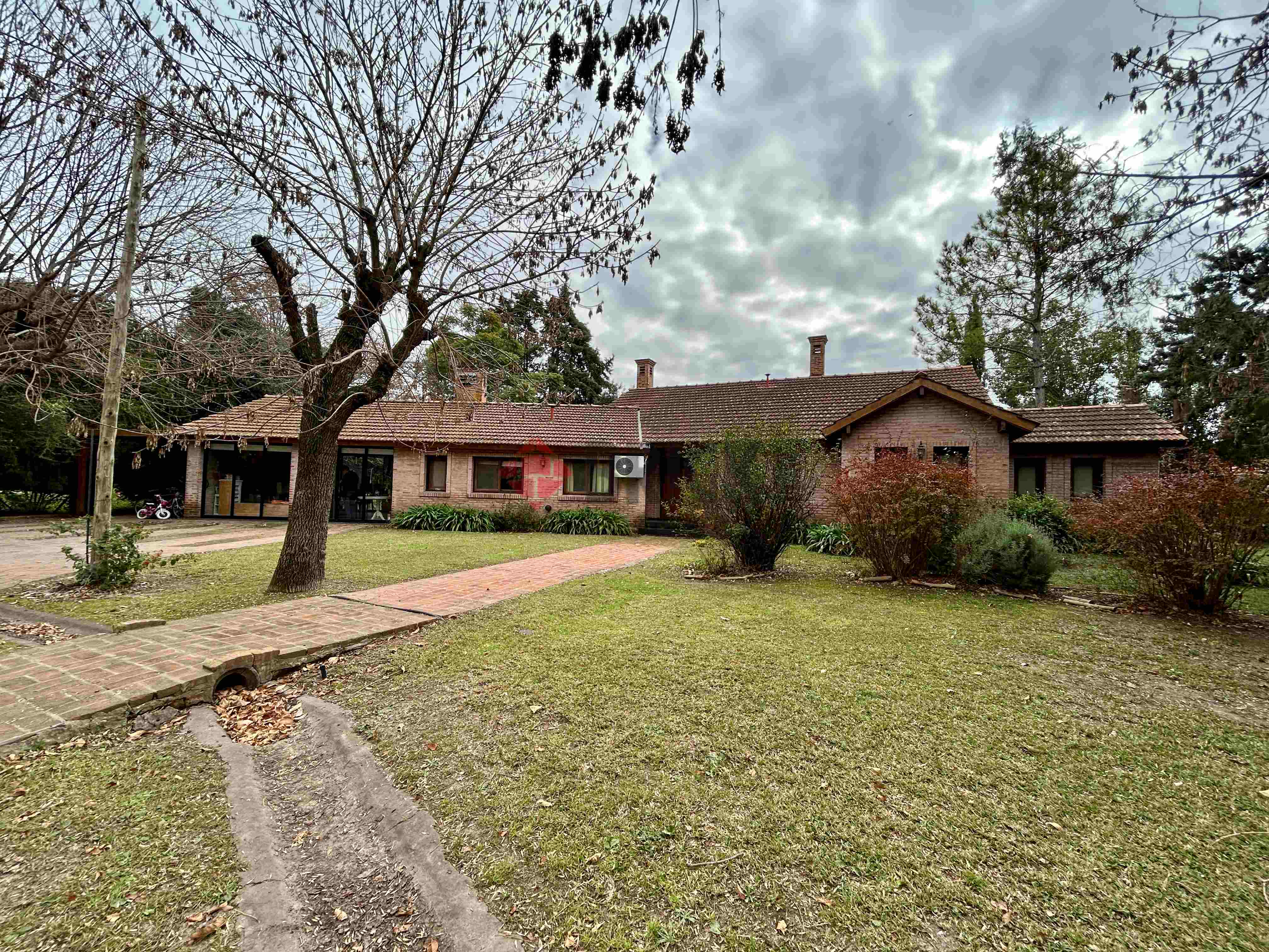 GOLFERS COUNTRY CLUB 1